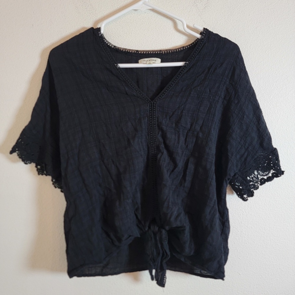 Max Studio Black Textured Gauze Front Tie Crochet Lace Trim V-Neck Top Medium